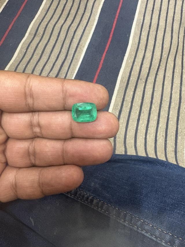 สีเขียว