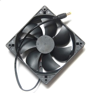 4W <span class=keywords><strong>12V</strong></span> Monocrystalline <span class=keywords><strong>panel</strong></span> năng lượng mặt trời charr kích thước nhỏ 12*12cm Lưu lượng không khí treo tường Quạt thông gió với tốc độ Gió đơn - Product Image 5