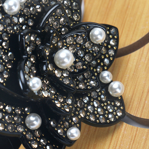 <span class=keywords><strong>Barrettes</strong></span> à <span class=keywords><strong>cheveux</strong></span> pour femmes Buena Fashion, bijoux pour <span class=keywords><strong>cheveux</strong></span> classiques, fleurs de camélia en perles, 3 mm, acétate noir, <span class=keywords><strong>barrettes</strong></span> françaises - Product Image 6