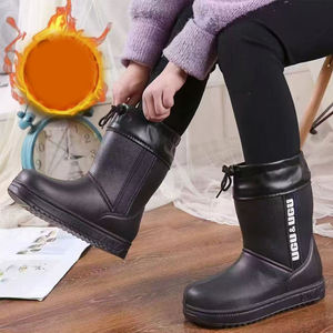 Bottes de pluie légères et imperméables en gros, logo personnalisé, bottes de neige chaudes pour hommes, doublure en fausse fourrure, bottes de pluie mi-mollet en EVA pour femmes - Product Image 4