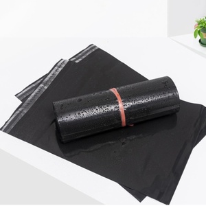 <span class=keywords><strong>Buste</strong></span> Autosigillanti in Plastica Nera Personalizzate <span class=keywords><strong>per</strong></span> Spedizione di Vestiti, Imballaggio e Spedizione Postale - Product Image 2