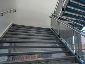 Rampe de sécurité commerciale standard en aluminium pour les infrastructures publiques et la construction, avec une conception structurelle fiable - Product Image 2