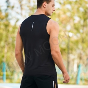 Chaleco de Secado Rápido para Maratón de Verano, Chaleco Deportivo sin Mangas para Hombre, para Correr, Entrenamiento, Baloncesto, Fitness, con Tiras Reflectantes - Product Image 2