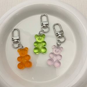 Llavero de acrílico transparente con diseño de oso - Colgante de animal de dibujos animados para mujer y niña, accesorio decorativo y adorable para regalo - Product Image 4