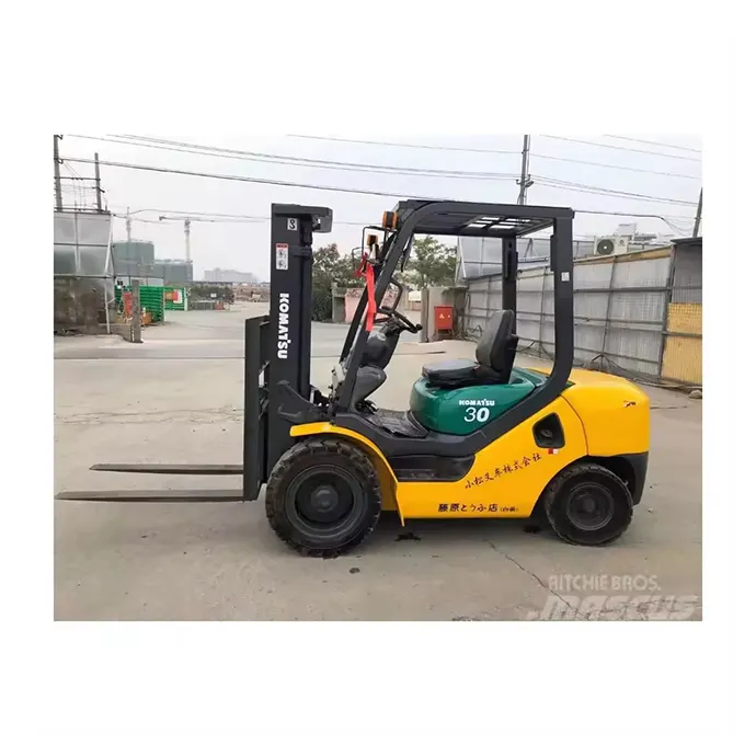 Komatsu FD30 İkinci el dizel kamyon taşıma satılık ucuz kullanılan forkliftler