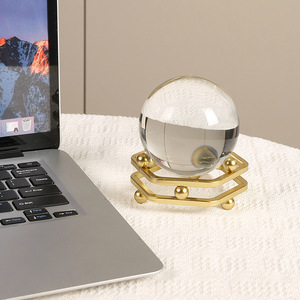 Adorno de Bola de Cristal Suo Jun con Base de Metal 7145A, Decoración de Oficina y Hogar de Estilo Europeo, Forma Geométrica, Regalo - Product Image 4
