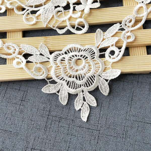 Più popolare 100% poliestere bianco ricamato pizzo fiore scollo sostenibile abito con Guipure decorativo DC12 - Product Image 3