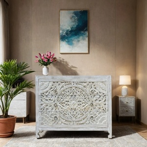 Armoire en bois sculptée à la main |   Meuble de rangement sculpté à motifs floraux blanc antique |   Buffet vintage / Commode d'appoint pour salon - Product Image 1