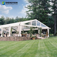 Tente de réception extérieure transparente pour mariage et exposition, avec fenêtres en tissu PVC, structure en A, plancher en bois et cadre en aluminium, pour événements et banquets