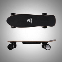 Planche à roulettes électrique chaude avec moteur de moyeu de pont kick-tail pour planche à roulettes électrique avec sport, accepter l'échantillon personnalisé