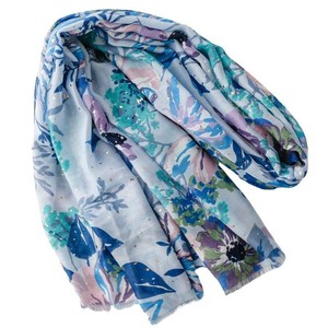 Voile long en polyester fin pour femme, motif floral peint à la main, estampage à chaud, coloré, protection solaire, idéal pour le voyage, collection Printemps-Été - Product Image 3