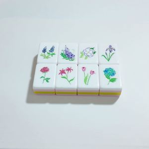 El juego de mahjong americano hecho a medida consta de fichas de acrílico y incluye 160 cartas de juego. - Product Image 4