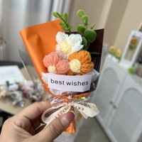 Buket Mawar Rajut Mini untuk Hari Valentine, Hari Ibu & Hadiah Wisuda
