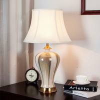 Lampe de table en céramique de luxe américaine, abat-jour en tissu, chambre à coucher, salon, maison, style simple moderne, chinois, européen, lampe de chevet décorative