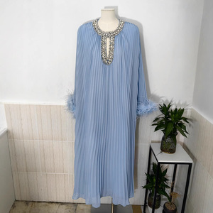 Nuevo Vestido Casual Holgado de Mujer con Mangas de Plumas de Avestruz y Pliegues, a la Moda - Product Image 1