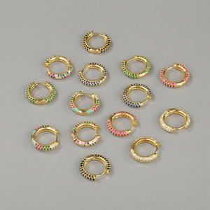 Boucles d'oreilles gothiques colorées pour femme, piercing hélix en forme d'arc-en-ciel, style créole, classique, fermoir à clou fin, 16mm 18mm, nouveauté - Product Image 4