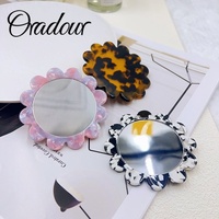 Miroir à Maquillage Portable Oradour Mignon Mini de Poche Personnalisé avec Poignée en Acétate et Forme de Fleur Style Doux