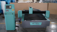 Découpeuse plasma CNC UTECH UT-1530P avec pompe à engrenages moteur - 380V triphasé, machine de découpe de métal portable sur table