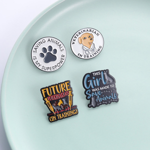Pin de Esmalte de Medicina Veterinaria: Futuro <span class=keywords><strong>Veterinario</strong></span> en Formación, Doctor de Perros, Salvar Animales Es Mi Superpoder. Broche, Joyería, Insignias. - Product Image 1