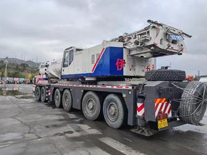 Grúa sobre camión usada Zoomlion QAY260 de 260 toneladas, grúa todoterreno usada de 260 toneladas, camión usado con grúa para trabajos de elevación pesada - Product Image 4