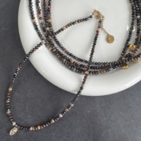 Lot de 15 colliers personnalisés pour femme, avec pendentifs miniatures en pierres précieuses, tourmaline scintillante, sur cordon en cuir, idéal pour l'été et les cadeaux