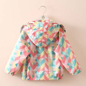 Nouveaux produits : Cintre en bois à motif dessin animé pour manteaux, idéal pour mère et fille, recherche de distributeur - Product Image 2