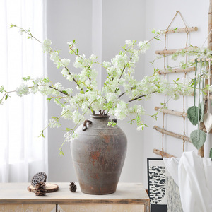 Bouquet de fleurs artificielles Yoshinobu, fleurs en soie blanches pour mariage et décorations de maison - Product Image 1
