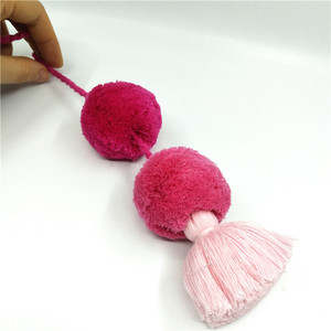 Porte-clés en peluche en forme de boule en alliage souple en gros, <span class=keywords><strong>pompon</strong></span> en coton pour sacs à main, sacs à dos, matériau en plastique et métal durable - Product Image 4