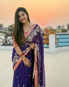 Elegante Sari Georgette con borde de encaje y trabajo de secuencia pesada con blusa cosida con bordado pesado para mujer - Product Image 3