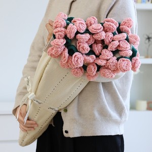 Regalo di ringraziamento per le madri per le occasioni di San Valentino e le occasioni di compleanno coperta fatta all'uncinetto con fiori di rosa - Product Image 4