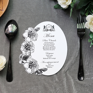 Cartes de menu simples en <span class=keywords><strong>carton</strong></span> blanc lisse avec feuille noire, forme de fleur irrégulière et texte personnalisé pour mariage | Fête de célébration - Product Image 1
