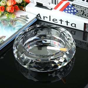 <span class=keywords><strong>Vendita</strong></span> calda a basso prezzo scatola regalo portatile classica cristallo rotondo posacenere per auto <span class=keywords><strong>in</strong></span> cristallo di sigaro <span class=keywords><strong>in</strong></span> cristallo portacarigme per alberghi - Product Image 4