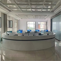 Console de Commande Moderne pour Centre de Contrôle et Salle de Réception – Idéale pour Aéroports, Tours, Écoles, Hôtels – Gestion des Câbles, Multi-Écrans