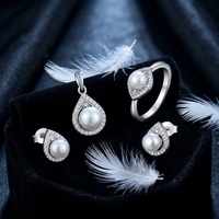 Bague de promesse de mariage QX personnalisée OEM en argent S925 avec perle et zircon cubique pour femme, perle artificielle vintage plaquée rhodium, classique et élégante