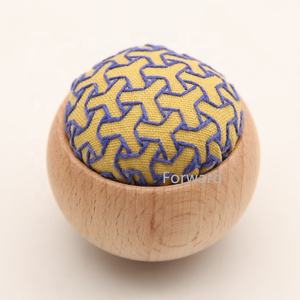 Kit de Cojín de Alfileres de Bordado Japonés Redondo con Base de Madera - Product Image 4
