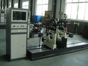 YYQ Series Horizontal Soft Support Crankshaft Dynamic Balancing Machine YYQ-5000A With Roller Bearing and <b>Gimbal</b> Couplings Drive - Product Image 5