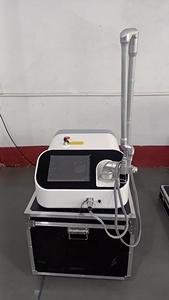 Co2 Fractional Laser <b>Machine</b> Portable Professional Equipment 4d Fotona Skin <b>Stretch</b> Marks Pulse Head Vaginal Tightening - Product Image 3