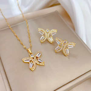 <span class=keywords><strong>Ensemble</strong></span> de bijoux fantaisie pour femmes, acier inoxydable plaqué or véritable, zircon, collier et boucles d'oreilles avec pendentif cœur et papillon, idéal pour un cadeau - Product Image 3