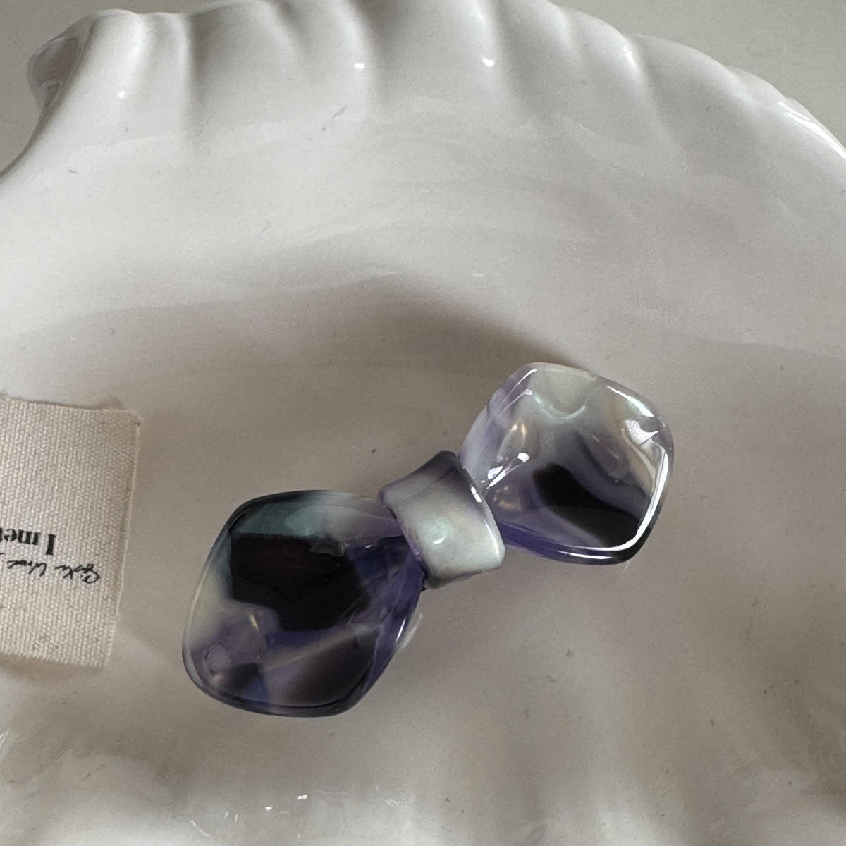 สีเทาเข้ม