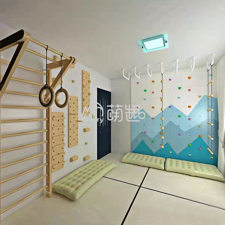 Muro de escalada interior para niños
