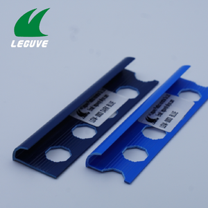 Bande de finition en plastique PVC co-extrudé, écologique et durable, prix <span class=keywords><strong>d</strong></span>'usine Leguwe, pour la <span class=keywords><strong>d</strong></span>écoration <span class=keywords><strong>d</strong></span>'angle de <span class=keywords><strong>carrelage</strong></span> céramique, design moderne - Product Image 3