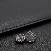 24L Kancing Berbentuk Bunga dengan Hiasan Rhinestone dari Paduan Seng untuk Kemeja dan Gaun