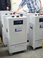 Système de Stockage d'Énergie Vertical (ESS) intelligent pour l'égalisation des pics de consommation, 10kWh 20kWh, 48V 51.2V, Accumulateur LFP, Interactif au réseau, pour la sauvegarde résidentielle, Fourniture Fabricant