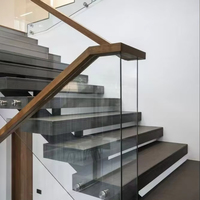 Modernes Design Umweltfreundliches Innen-Zickzack-Geländer aus Massivholz mit Edelstahl und Glas, Maßgefertigte Größe für Villen