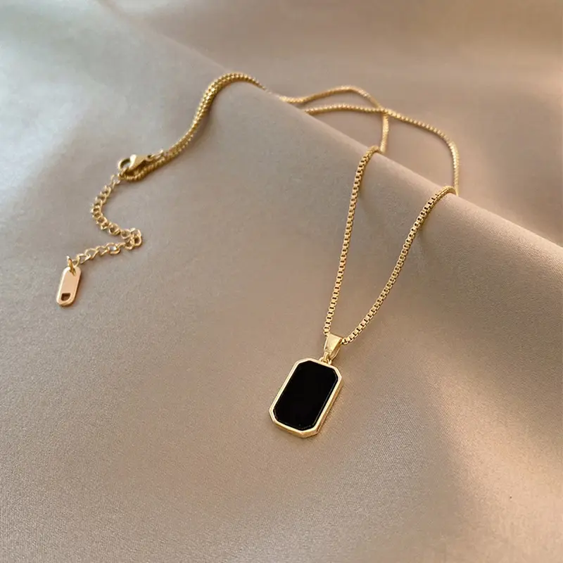 Wholesale Fashion Women Jewelry Stainless Steel High Sense Fashion Design Geometry Acrylic Black Tag Pendant Necklace