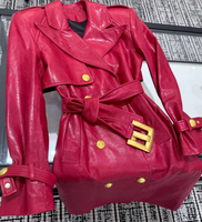 Manteau long en cuir rouge sur mesure OEM pour femme, double boutonnage, revers cranté, boutons dorés, ceinture, veste d'hiver