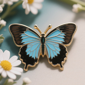 Insignia de Metal Personalizada de Alta Calidad con Diseño de Mariposa en Esmalte Suave, Estilo Moderno con Imitación Antigua y Color Personalizado - Product Image 1