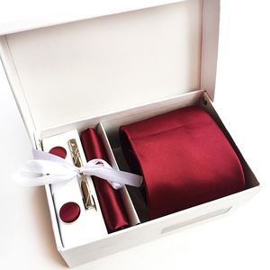 Ensemble cadeau de cravate formelle - <span class=keywords><strong>6</strong></span> pièces comprenant une cravate, un foulard carré, des boutons de manchette, une pince à cravate dans un coffret cadeau blanc - Product Image 4