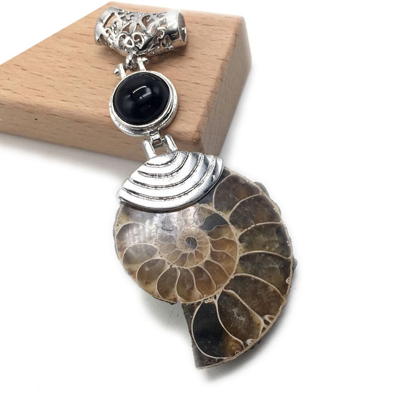 Black agate snail pendant