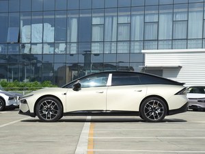 <strong>XPENG</strong> P7+ 2025 Ultra Long Range Max: 685KM CLTC, 230kW Motor, 5.9s 0-100, 800V SiC Platform, Flagship Electric Liftback - Product Image 4